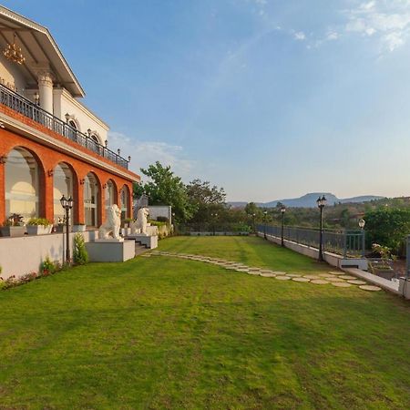Bellevue Palace By Stayvista - Lavish Abode With A Pool, Landscaped Lawn, Gazebo & Adventure Activities ناسيك المظهر الخارجي الصورة