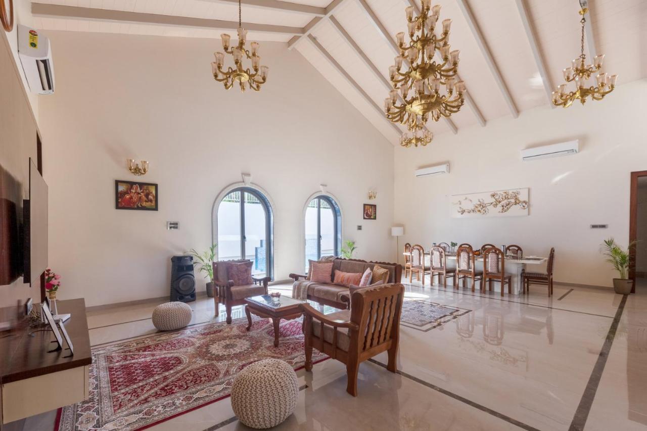 Bellevue Palace By Stayvista - Lavish Abode With A Pool, Landscaped Lawn, Gazebo & Adventure Activities ناسيك المظهر الخارجي الصورة