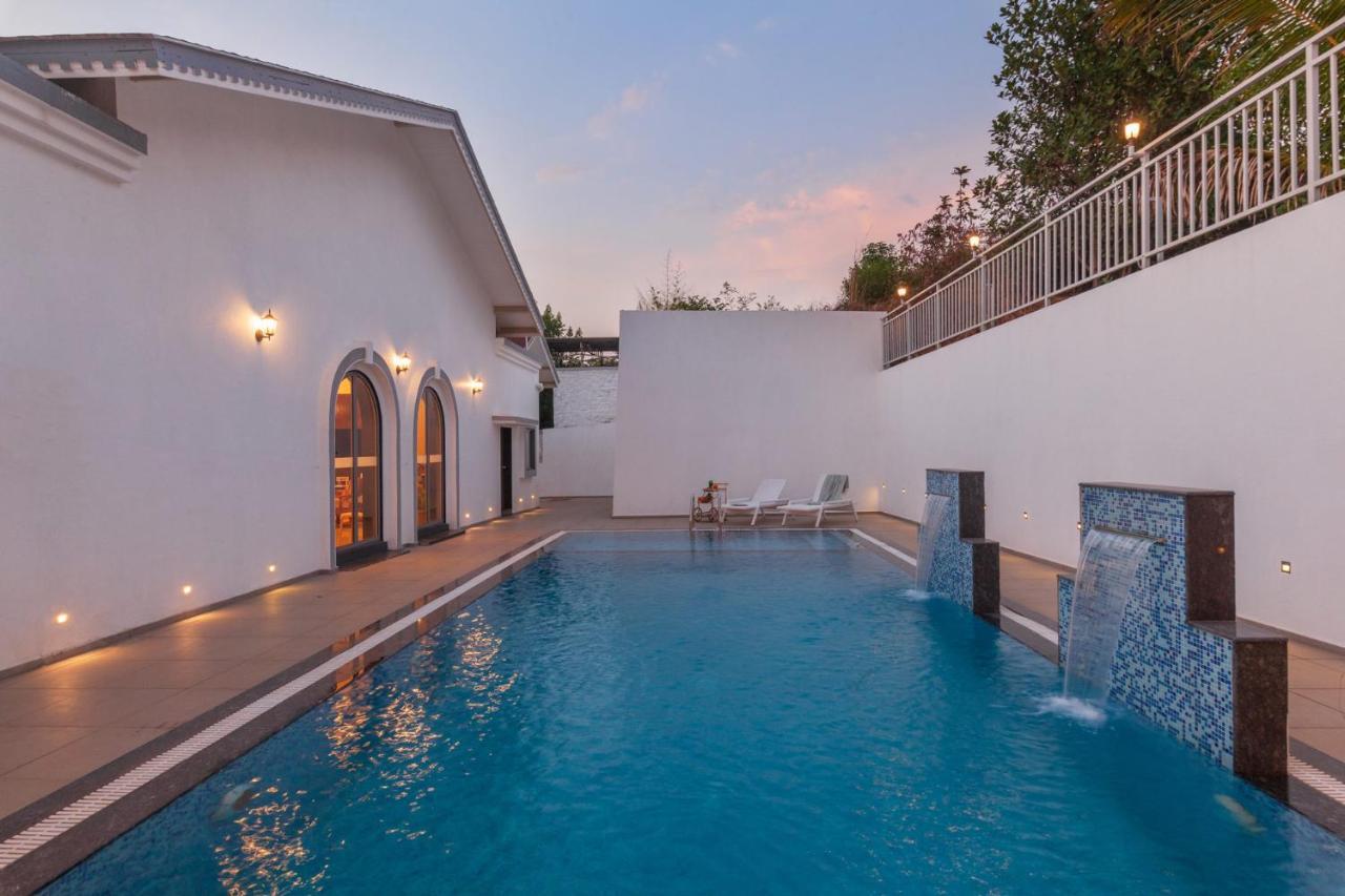 Bellevue Palace By Stayvista - Lavish Abode With A Pool, Landscaped Lawn, Gazebo & Adventure Activities ناسيك المظهر الخارجي الصورة