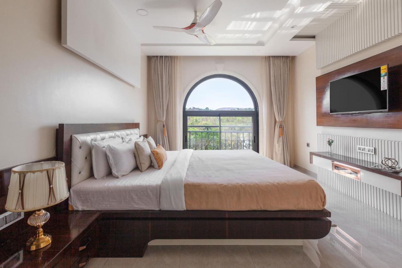 Bellevue Palace By Stayvista - Lavish Abode With A Pool, Landscaped Lawn, Gazebo & Adventure Activities ناسيك المظهر الخارجي الصورة